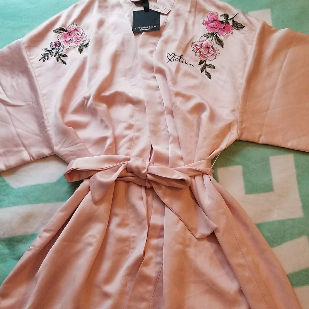 Victoria secret 2017 fashiom show robe
